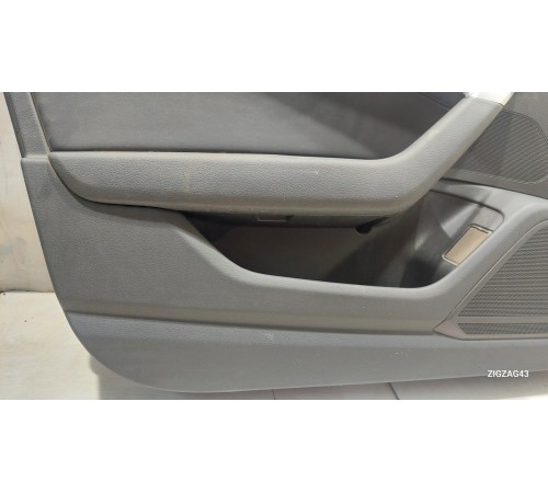 Обшивка двери передняя левая