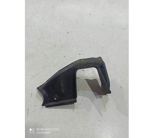 Накладка петли крышки багажника правая