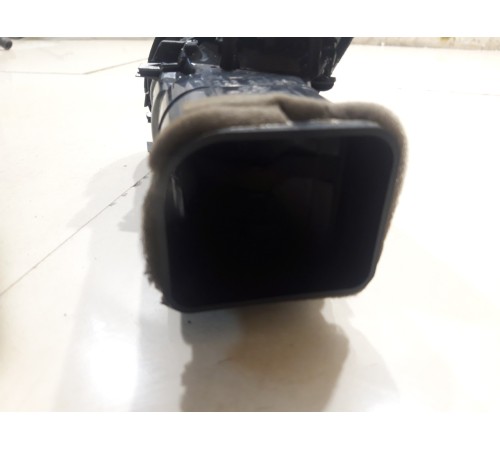 Воздушный дефлектор (правый)