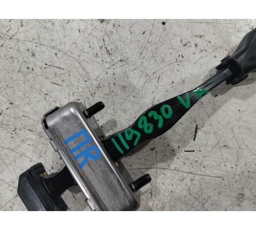 Ограничитель двери передний правый