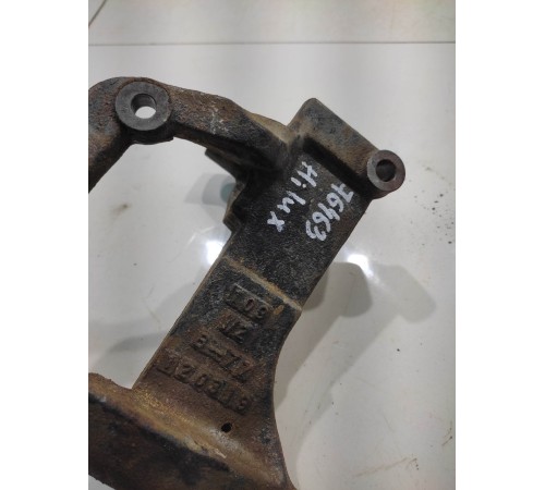 Кронштейн помпы