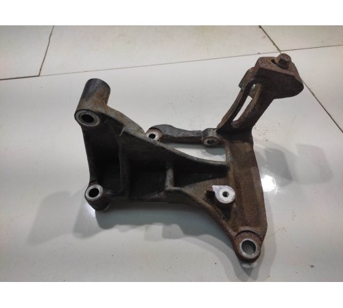 Кронштейн помпы