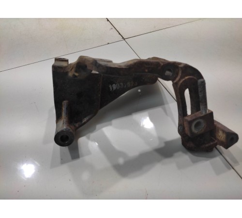 Кронштейн помпы