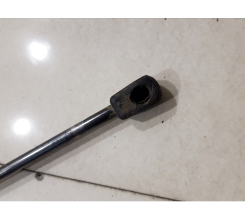 Амортизатор капота