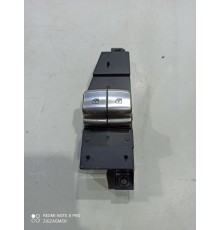 Кнопка стеклоподъемника (задняя правая)