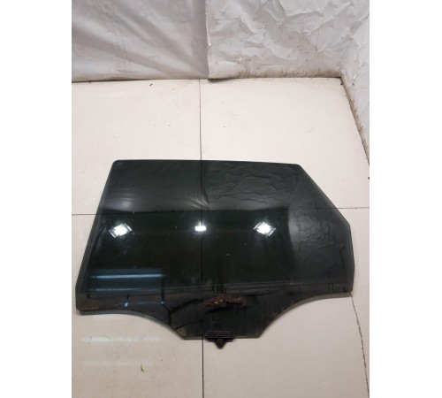 Стекло двери (заднее, левое)