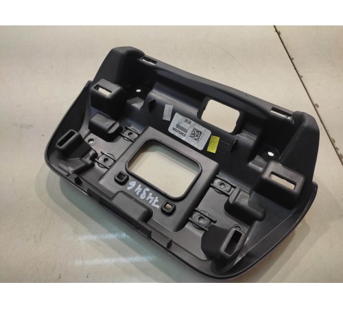 крепление магнитолы/дисплея информацоинного