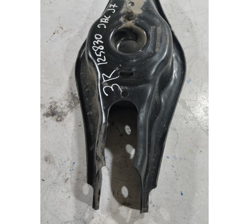 Рычаг задний правый нижний