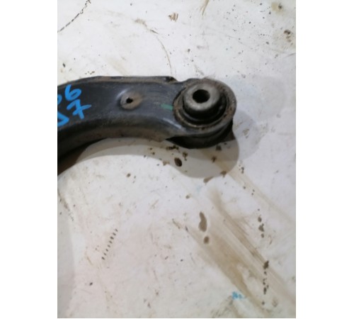 Рычаг подвески задний левый верхний