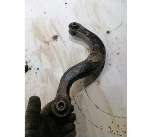 Рычаг подвески задний левый верхний