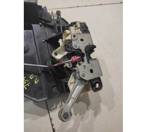 Замок двери (передний, правый)