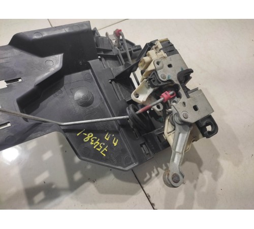 Замок двери (передний, правый)