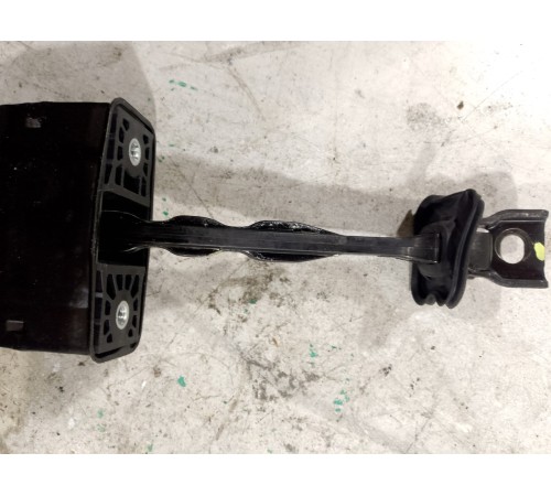 Ограничитель двери передний левый