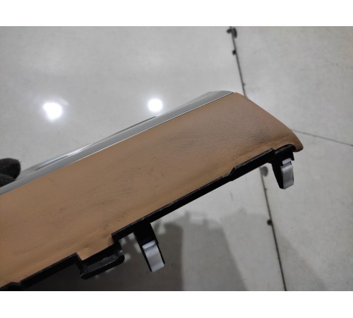 Накладка торпедо с воздушным дефлектором левая