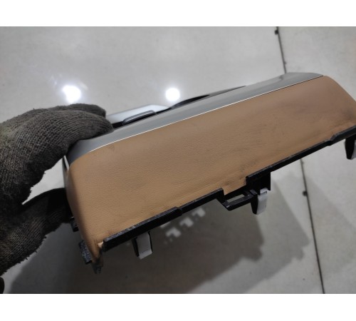 Накладка торпедо с воздушным дефлектором левая