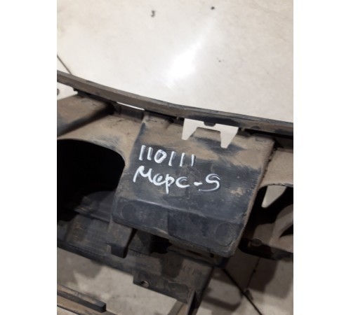 Кронштейн(крепление) заднего бампера центральный