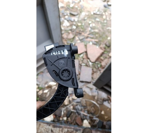 Рычаг подвески передний левый