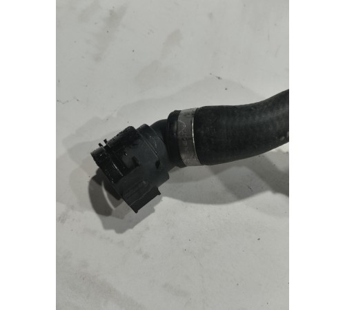 Патрубок системы охлаждения