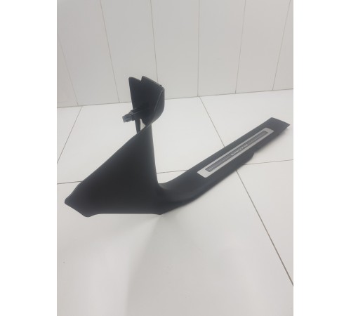 Накладка порога передняя правая с подсветкой