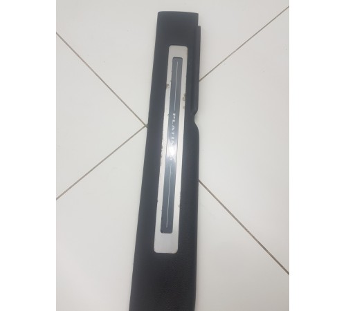 Накладка порога передняя правая с подсветкой