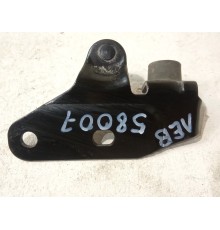 Кронштейн амортизатора крышки багажника левый