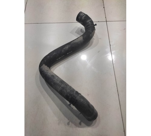 Патрубок системы охлаждения