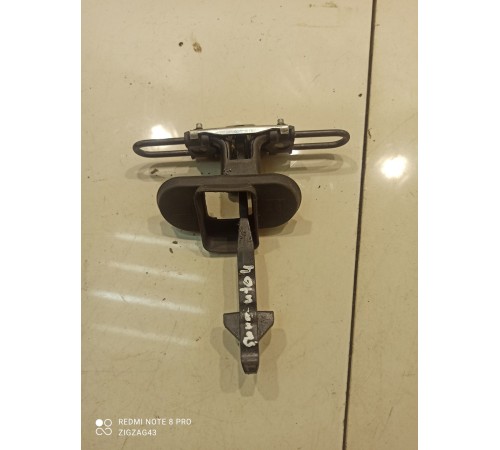 Ограничитель двери (передний, левый)