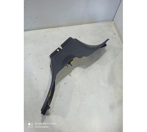 Обшивка центральной стойки правая