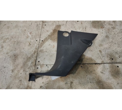 Обшивка передний левый угол