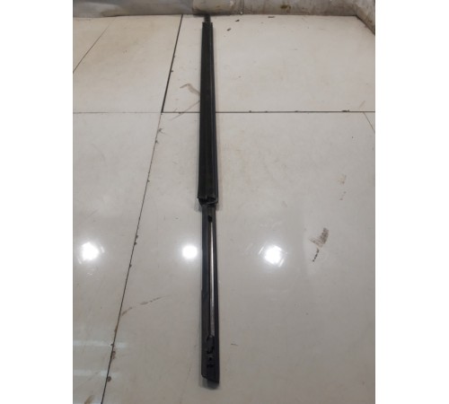 Уплотнитель стекла (задний, левый)