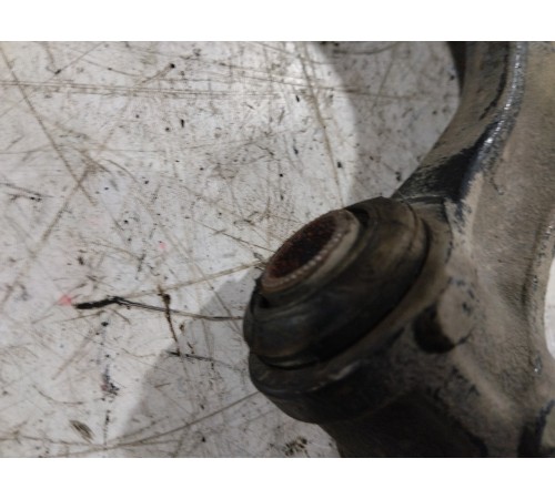 Рычаг передний правый