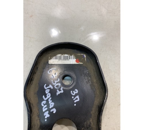 Кронштейн задней балки (правый)