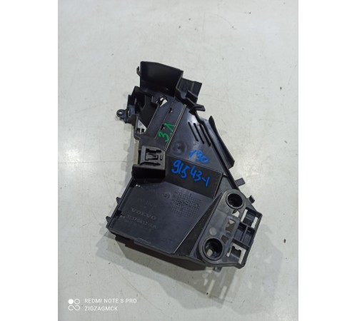 Кронштейн замка двери задний левый