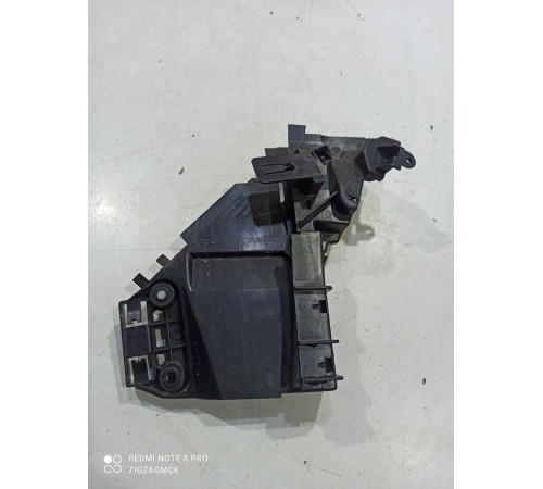 Кронштейн замка двери задний левый