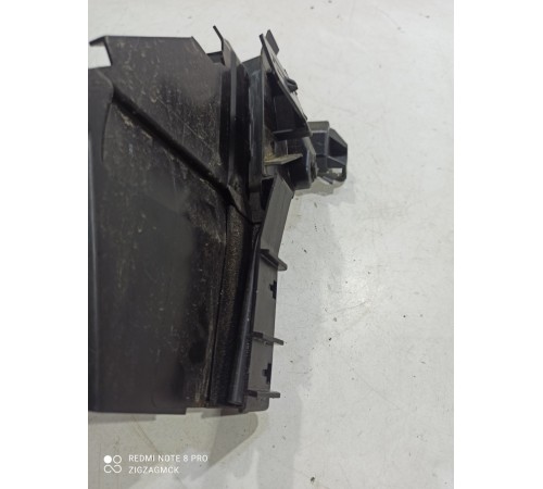 Кронштейн замка двери задний левый