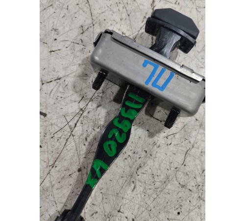 Ограничитель двери передний левый