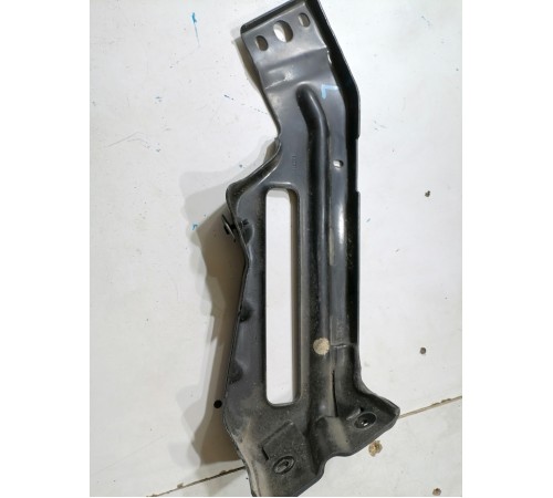 Кронштейн кузова левый