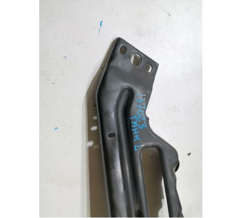 Кронштейн кузова левый