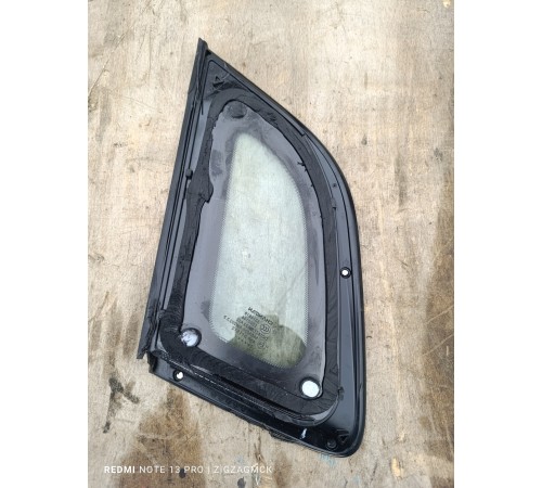 Глухое стекло заднее правое