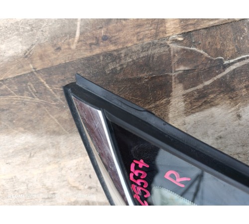 Глухое стекло заднее правое