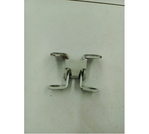 Петля двери задняя правая верхняя