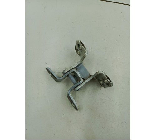 Петля двери задняя правая верхняя