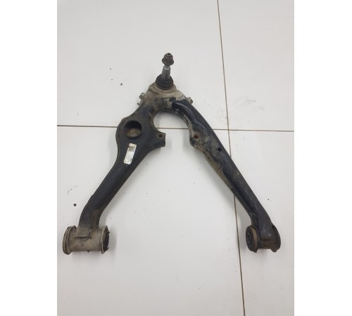 Рычаг подвески передний правый нижний