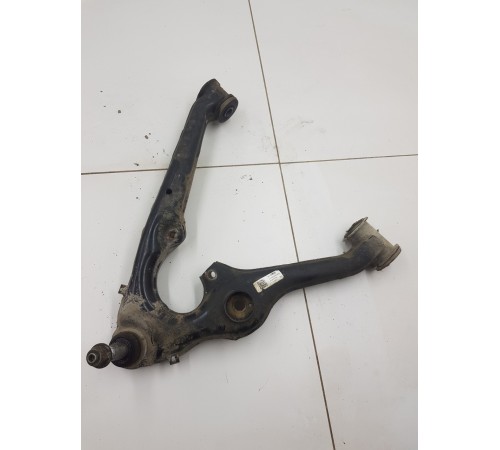 Рычаг подвески передний правый нижний