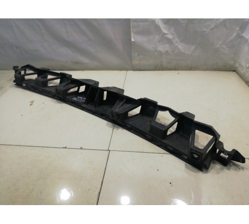 Кронштейн заднего бампера