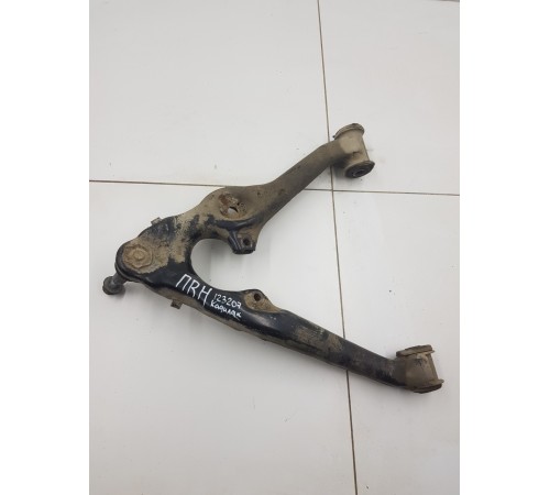 Рычаг подвески передний правый нижний