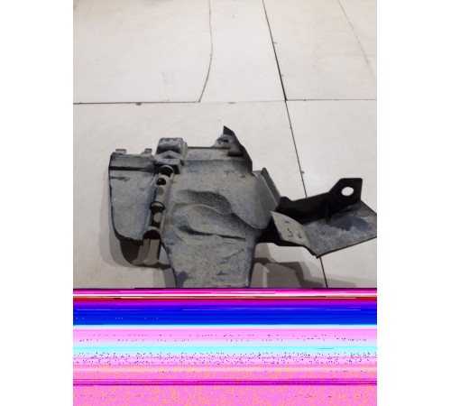 Пыльник двигателя правый