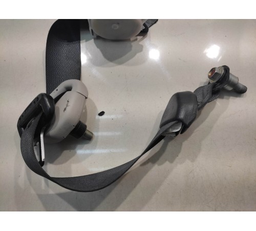 Ремень безопасности (задний, правый)