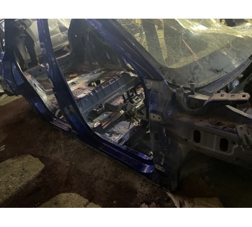 Порог со стойкой Правый