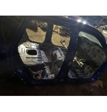 Порог со стойкой Правый